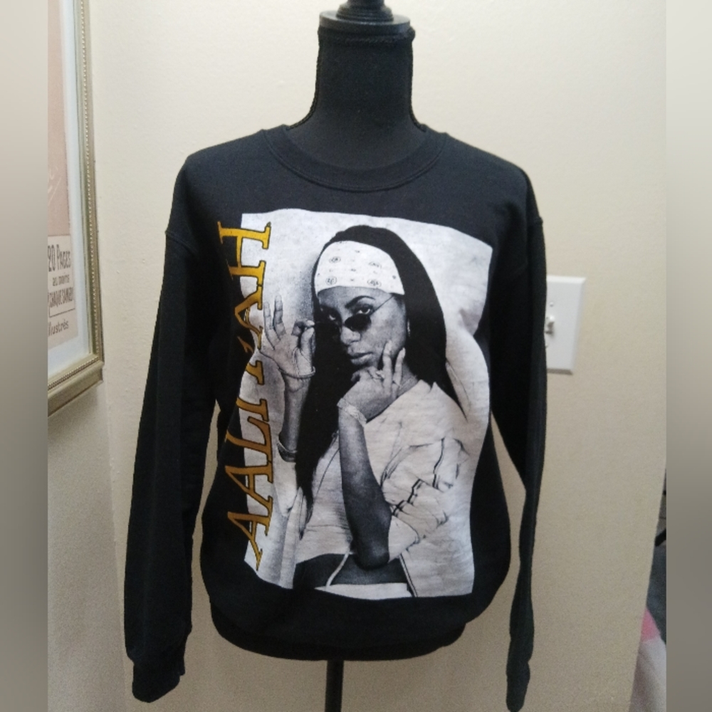 AALIYAH sweatshirt